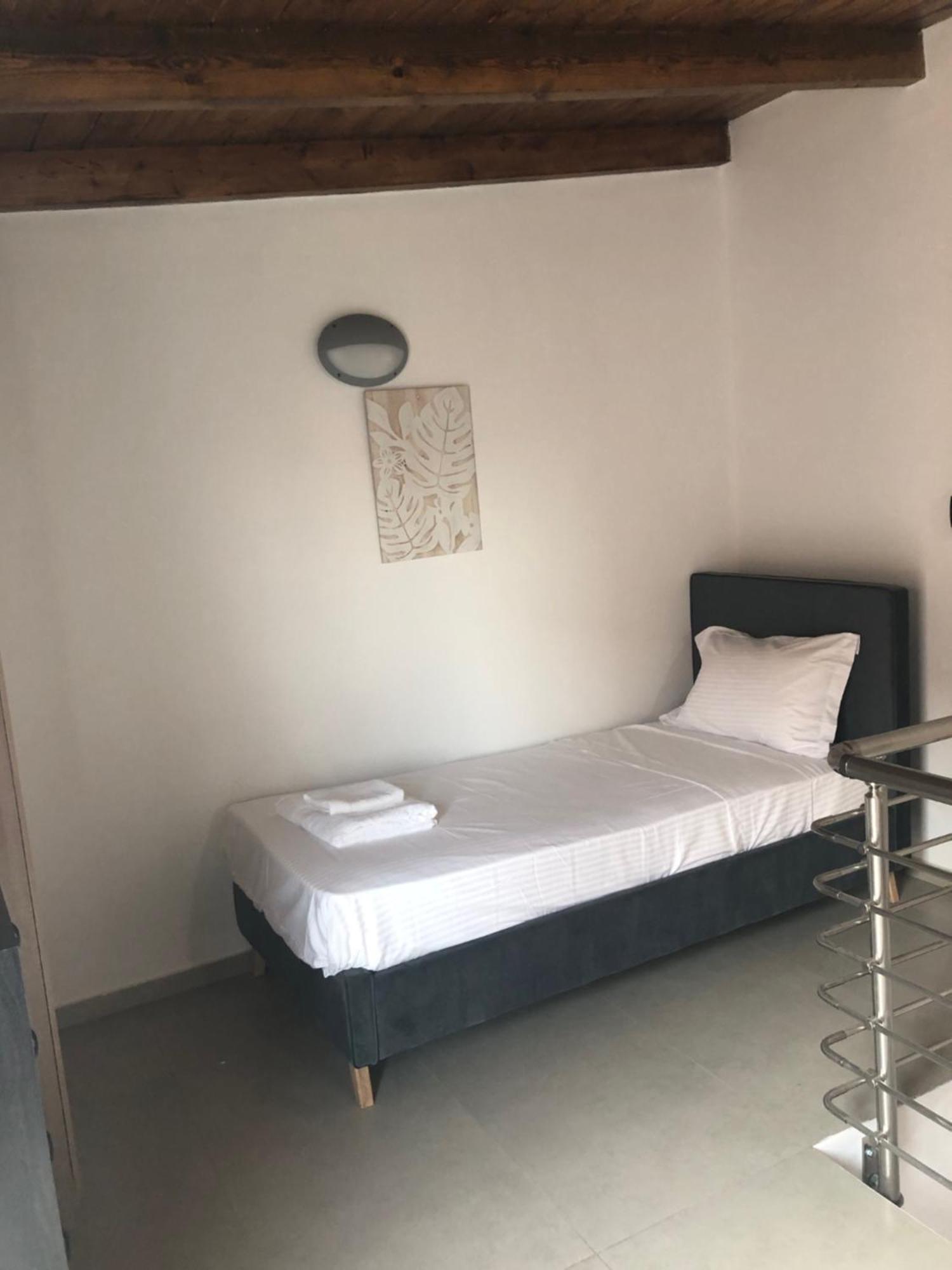 Holiday home Maravel House Aitania