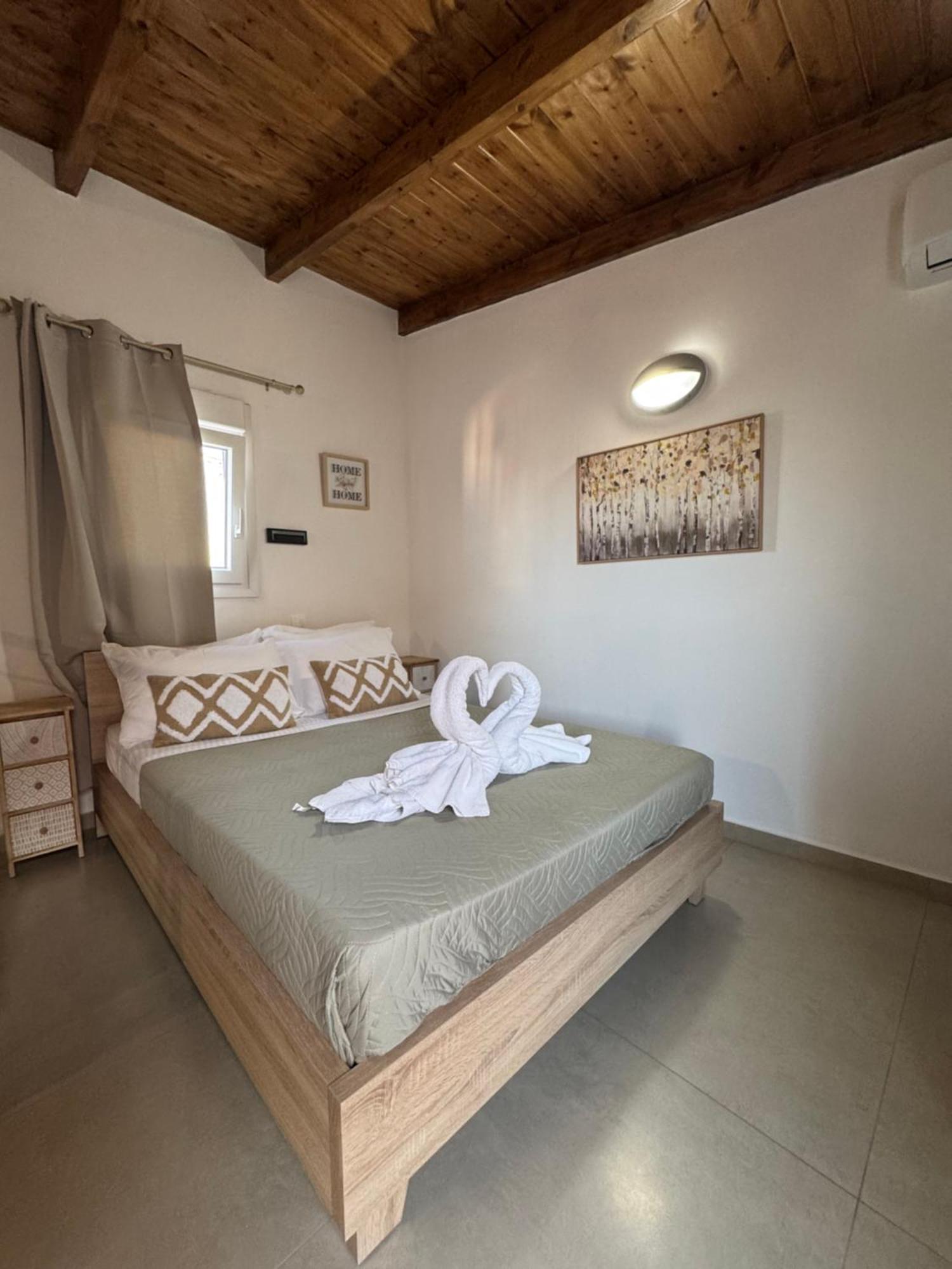 Maravel House Holiday home Aitania